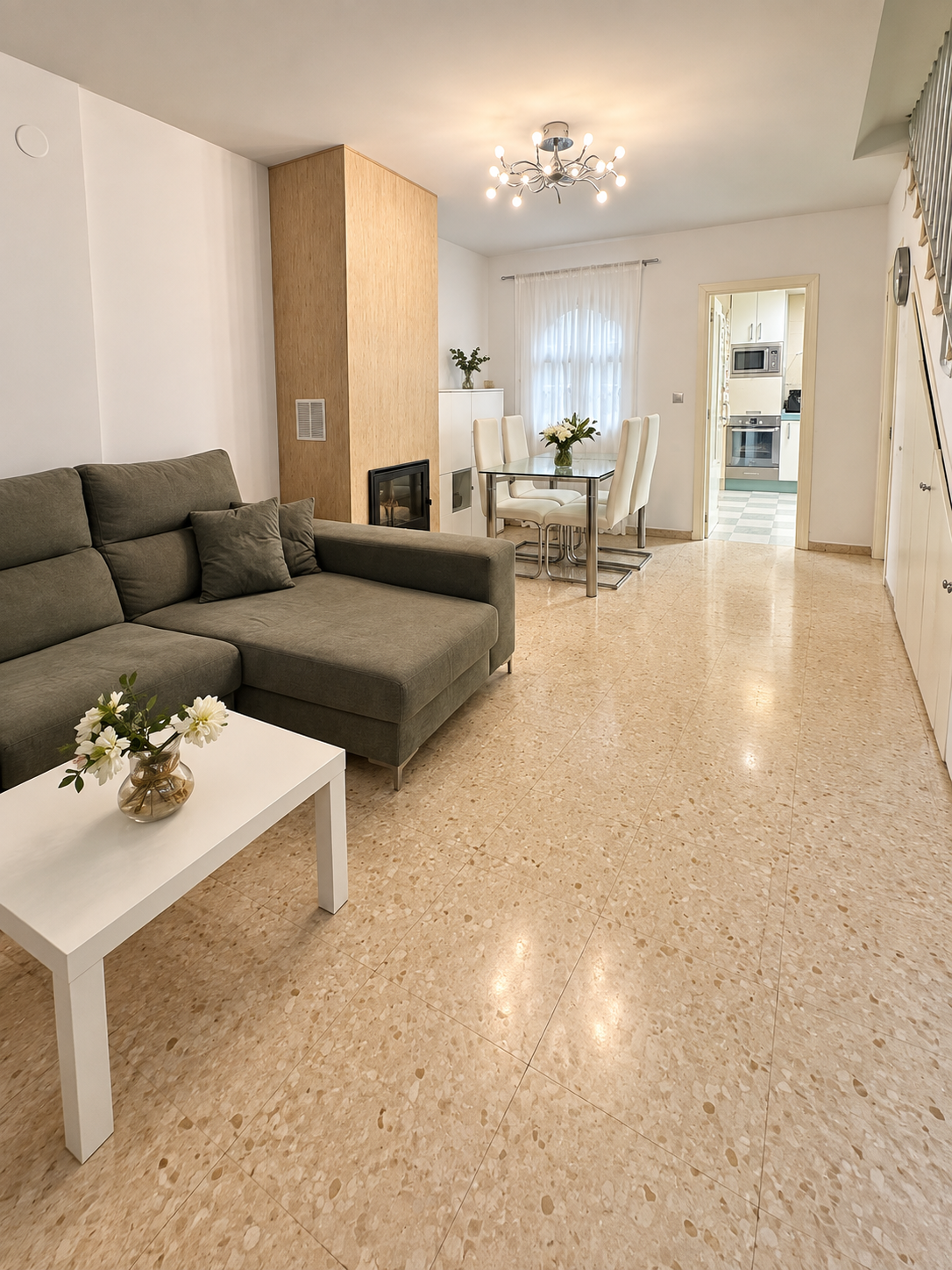 Chalet adosado con patio en Parque Alto